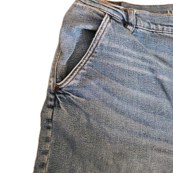 American Eagle Womens Light Wash Button Front High Waist Mom Jean 16 - Picture 6 of 13